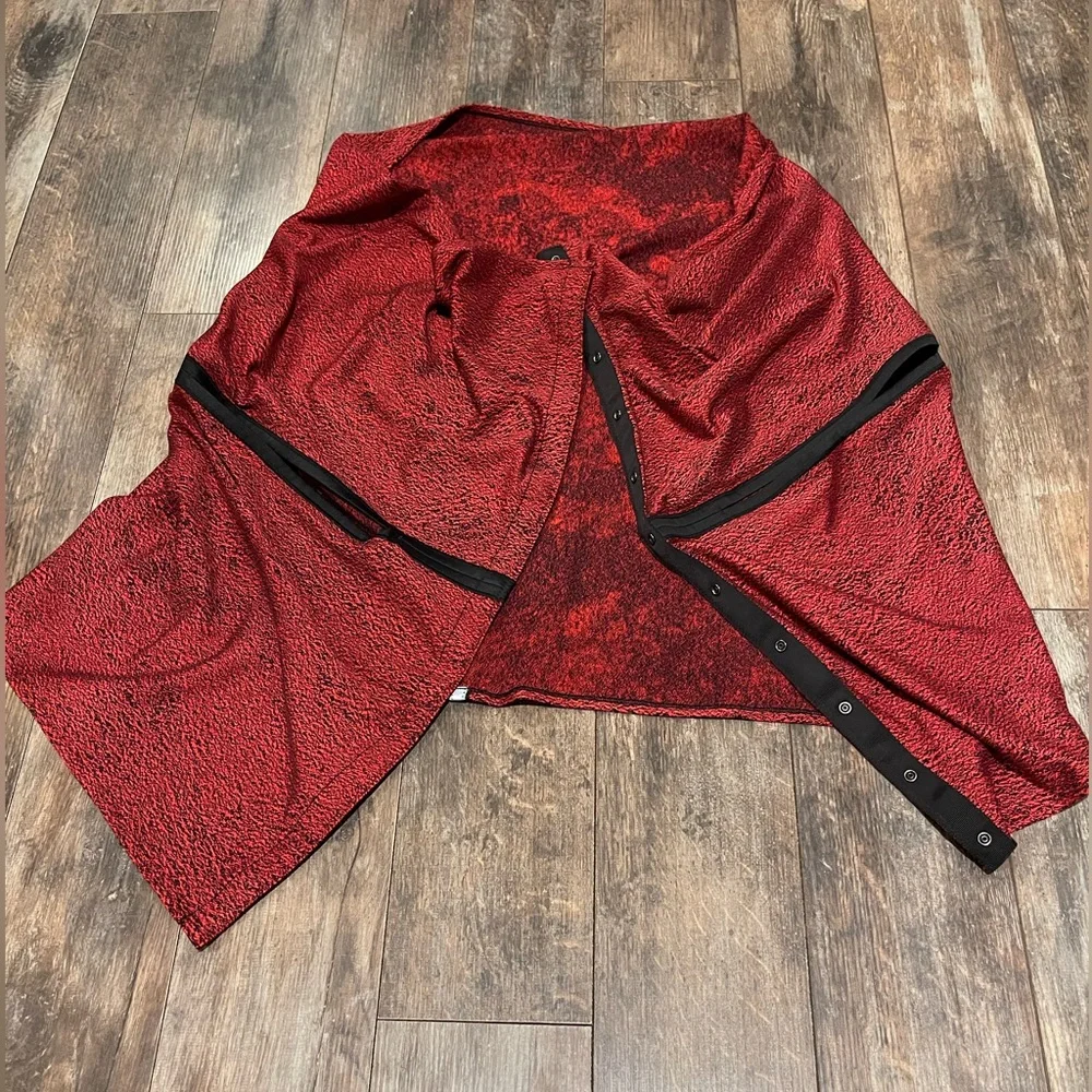 🌺Lulu Lemon Athletica Red and Black Scarf